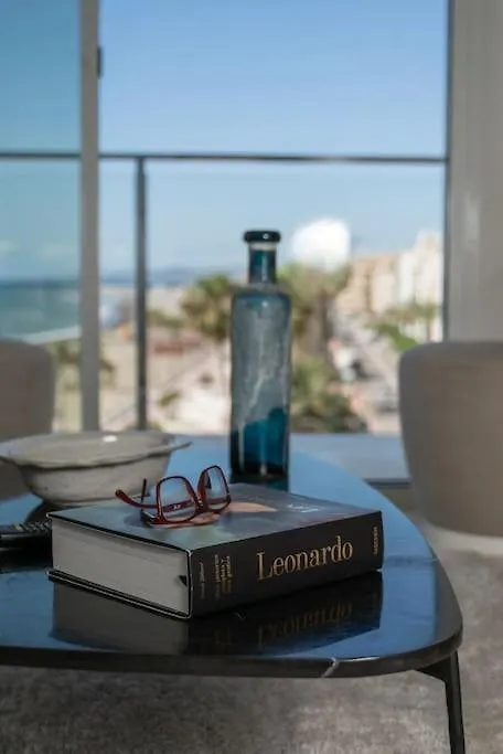 Lujoso Apartamento Primera Linea Playa Y Centrico Estepona