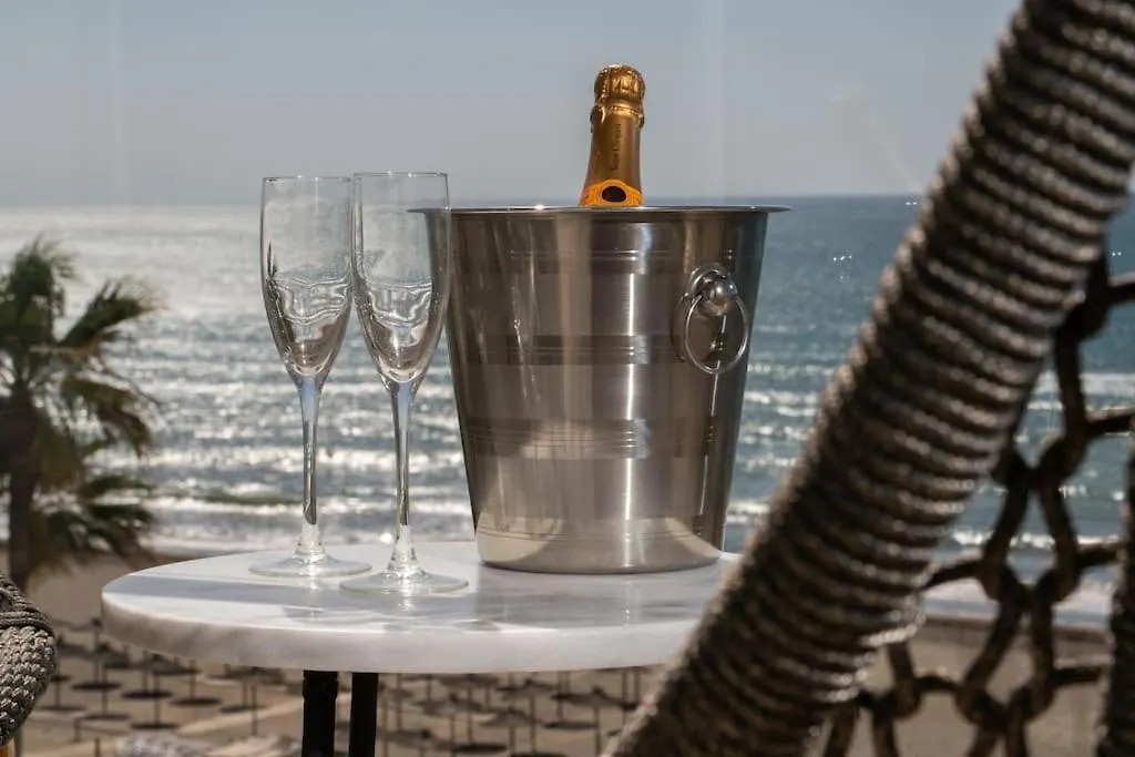 Appartamento Lujoso Apartamento Primera Linea Playa Y Centrico Estepona